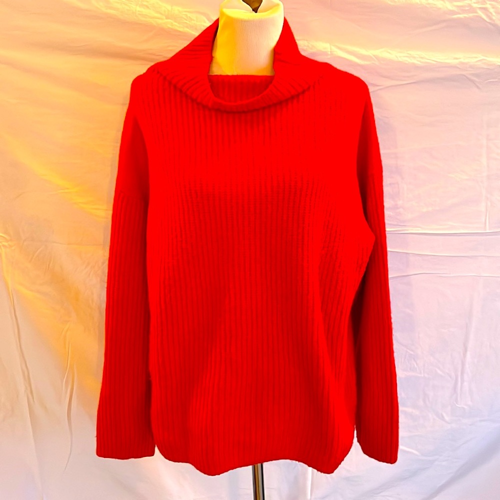 Ribbed Fold-neck Sweater